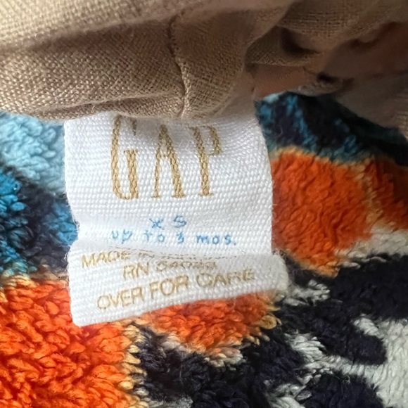 Gap Khaki Baby Boy Bucket Hat - Picture 2 of 2